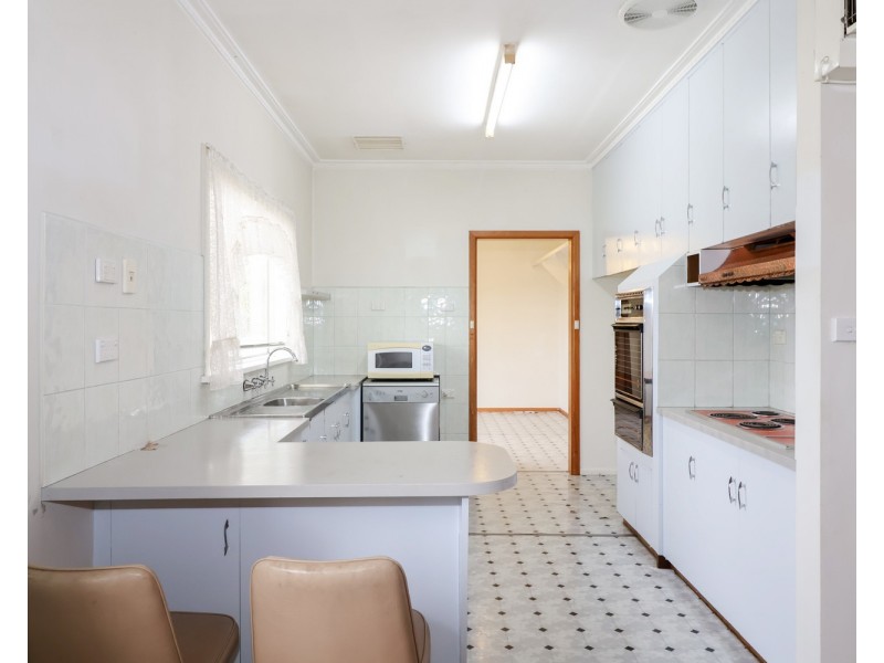 18 Elizabeth Street, Nyah West VIC 3595