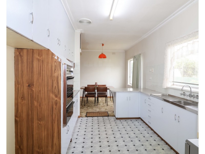 18 Elizabeth Street, Nyah West VIC 3595