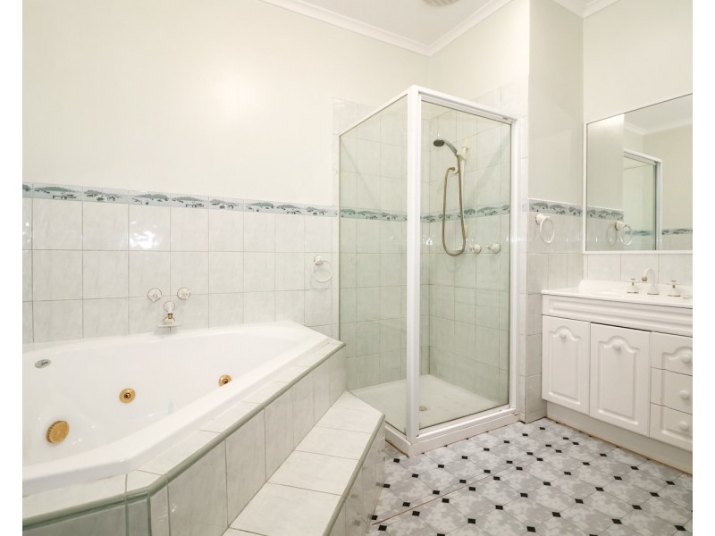 18 Elizabeth Street, Nyah West VIC 3595