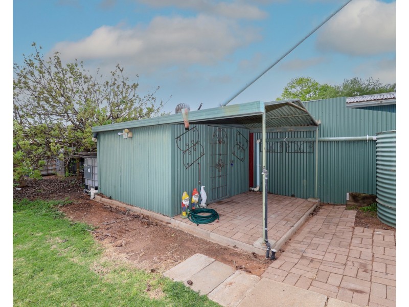 18 Elizabeth Street, Nyah West VIC 3595