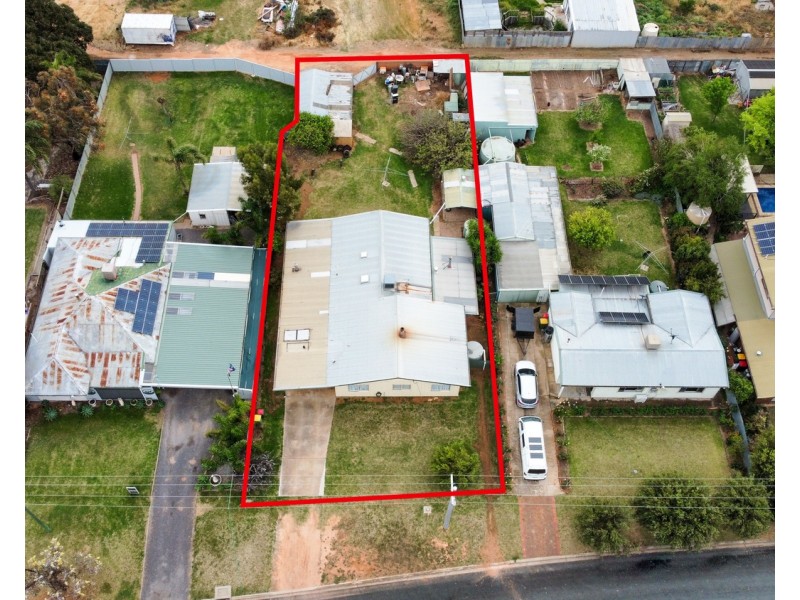 18 Elizabeth Street, Nyah West VIC 3595