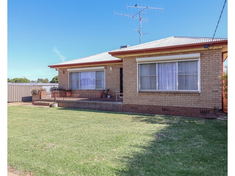 4 Wallace Street, Swan Hill VIC 3585