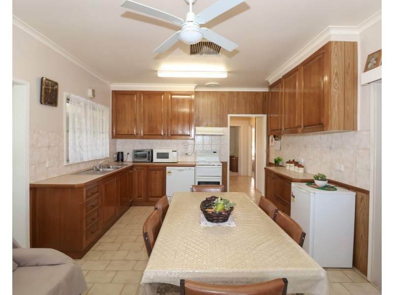 4 Wallace Street, Swan Hill VIC 3585