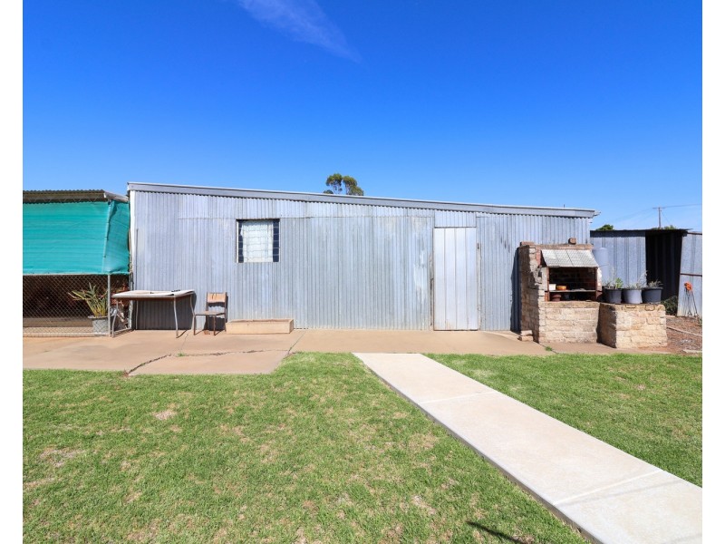 4 Wallace Street, Swan Hill VIC 3585