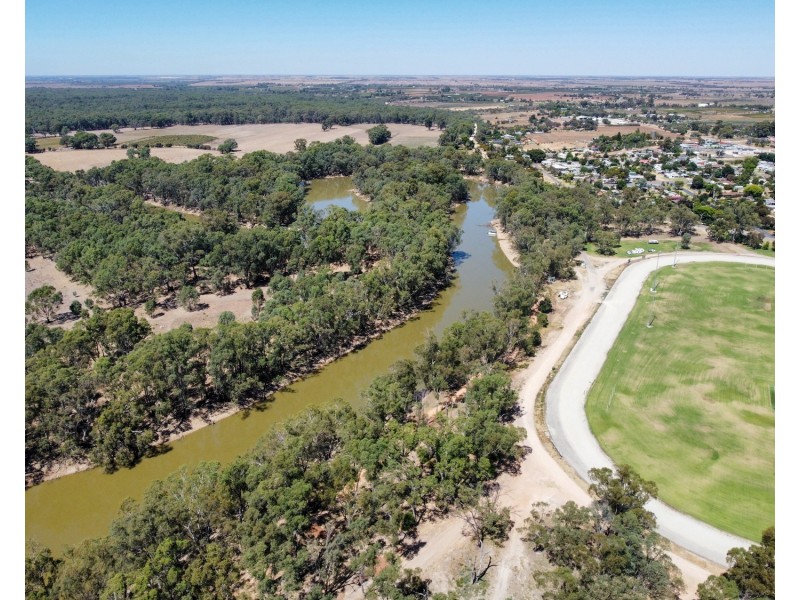 125 Stradbroke Avenue, Nyah VIC 3594