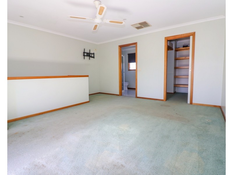 12 Donnington Street, Swan Hill VIC 3585