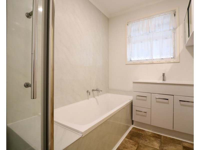 5 Harrison Crescent, Swan Hill VIC 3585