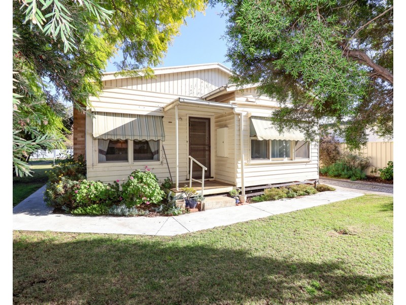 34 Naretha Street, Swan Hill VIC 3585