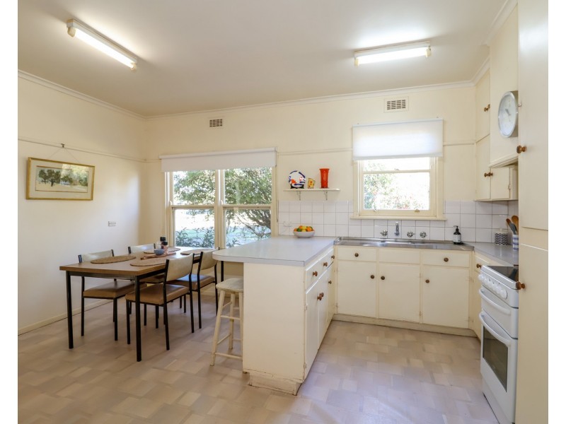 34 Naretha Street, Swan Hill VIC 3585