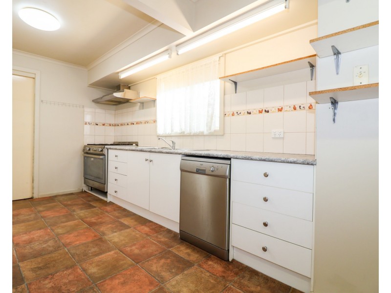 25 Domaille Crescent, Swan Hill VIC 3585