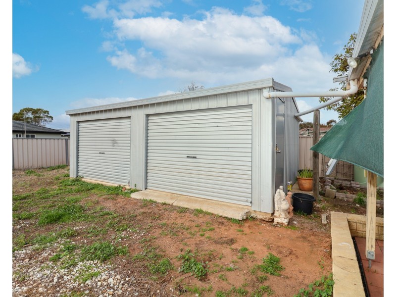 25 Domaille Crescent, Swan Hill VIC 3585