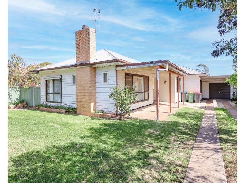 180 Stradbroke Avenue, Swan Hill VIC 3585