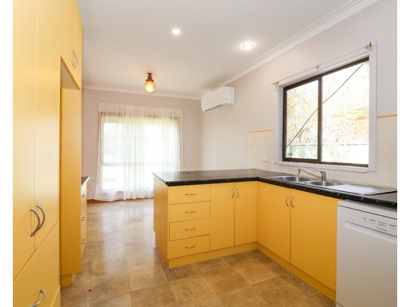 180 Stradbroke Avenue, Swan Hill VIC 3585