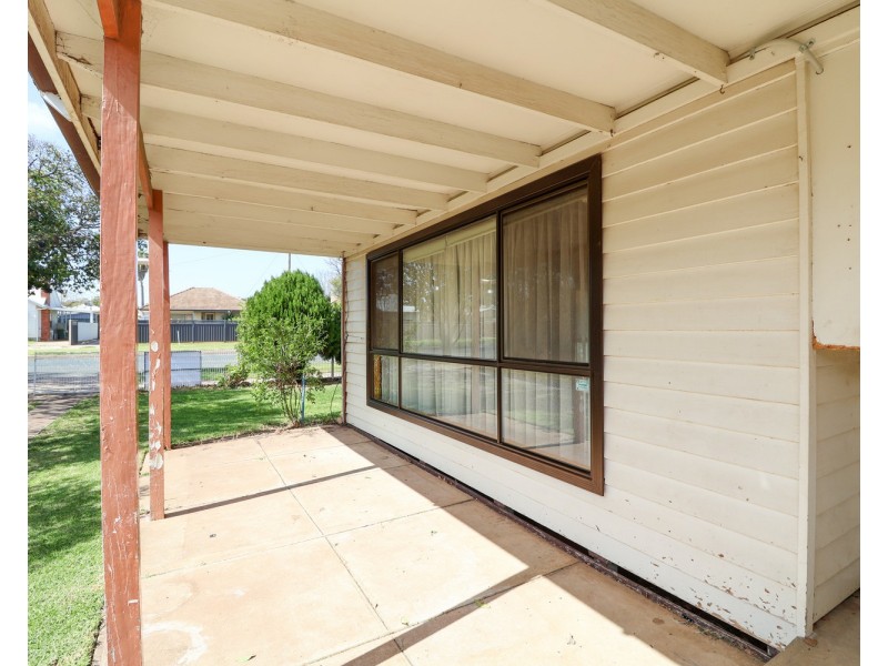 180 Stradbroke Avenue, Swan Hill VIC 3585