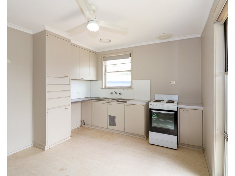 2 Harrison Crescent, Swan Hill VIC 3585