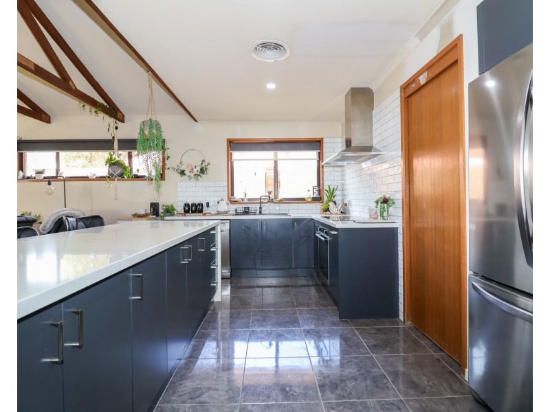 29 Wilkins Grove, Swan Hill VIC 3585