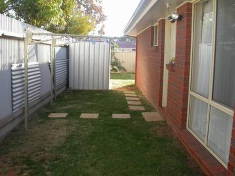 3/12 Wonnon Court, Swan Hill VIC 3585