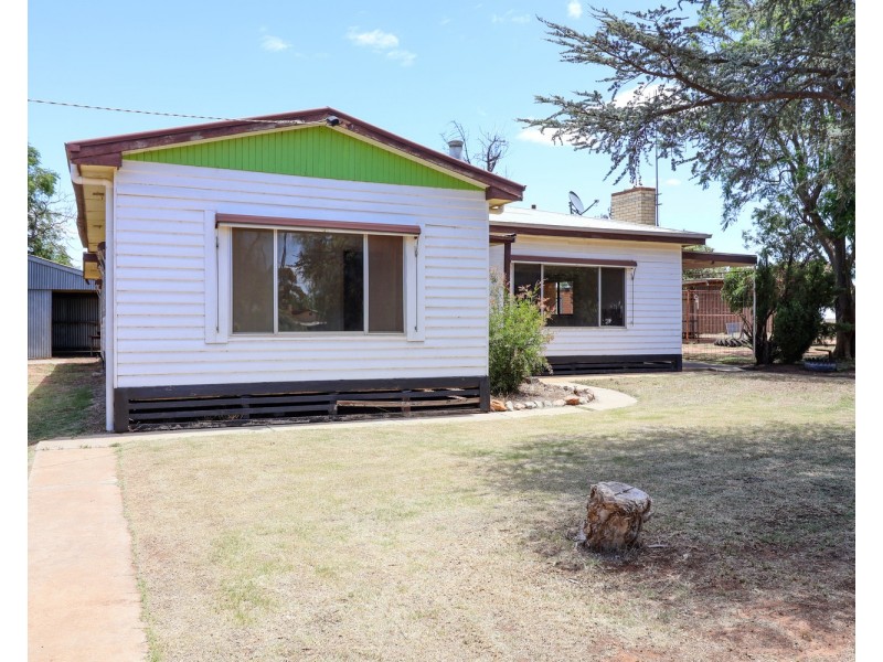 27 Leigh Street, Nyah West VIC 3595