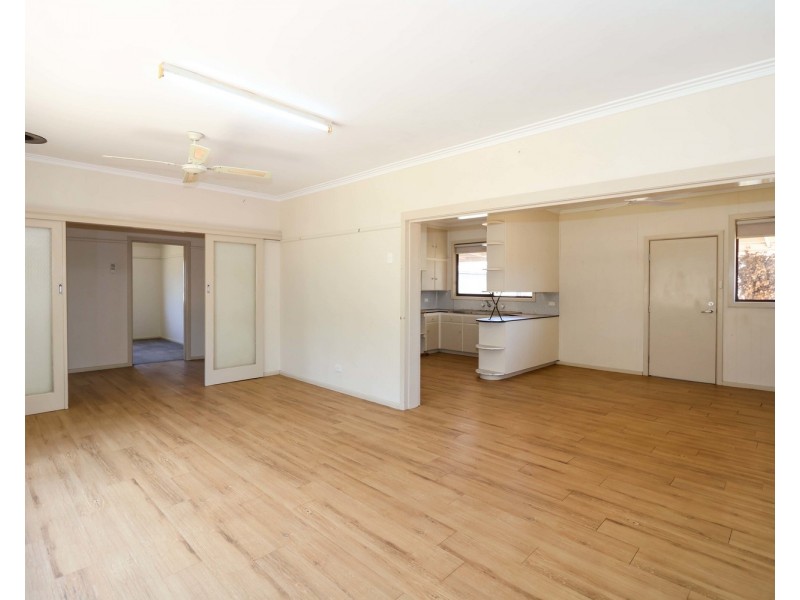 27 Leigh Street, Nyah West VIC 3595