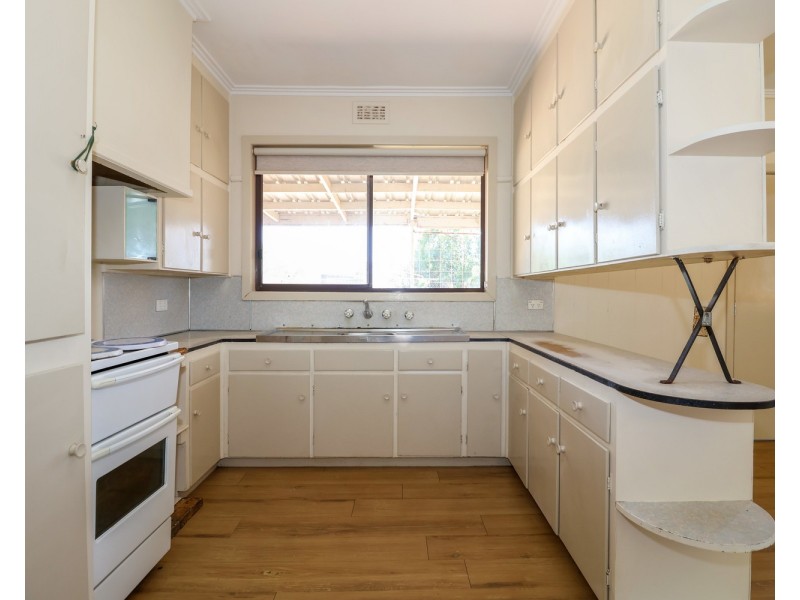 27 Leigh Street, Nyah West VIC 3595