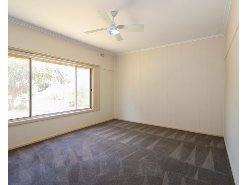 27 Leigh Street, Nyah West VIC 3595