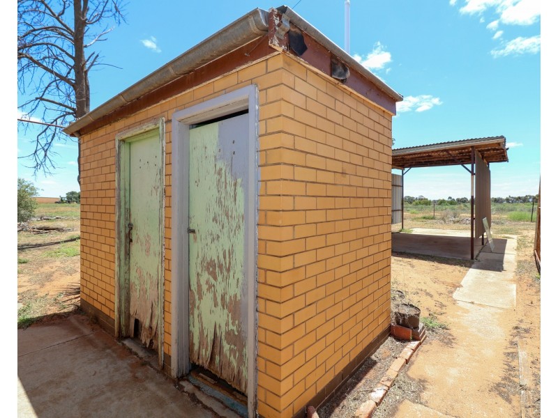 27 Leigh Street, Nyah West VIC 3595