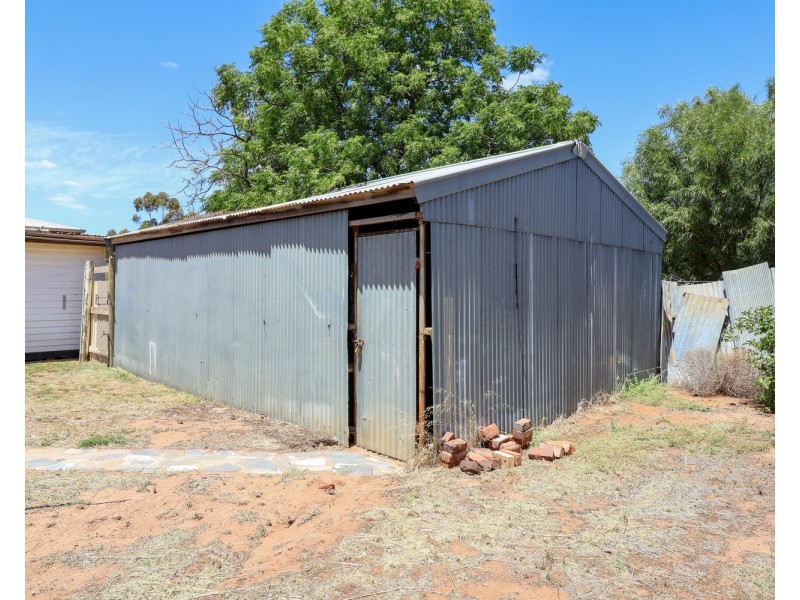 27 Leigh Street, Nyah West VIC 3595