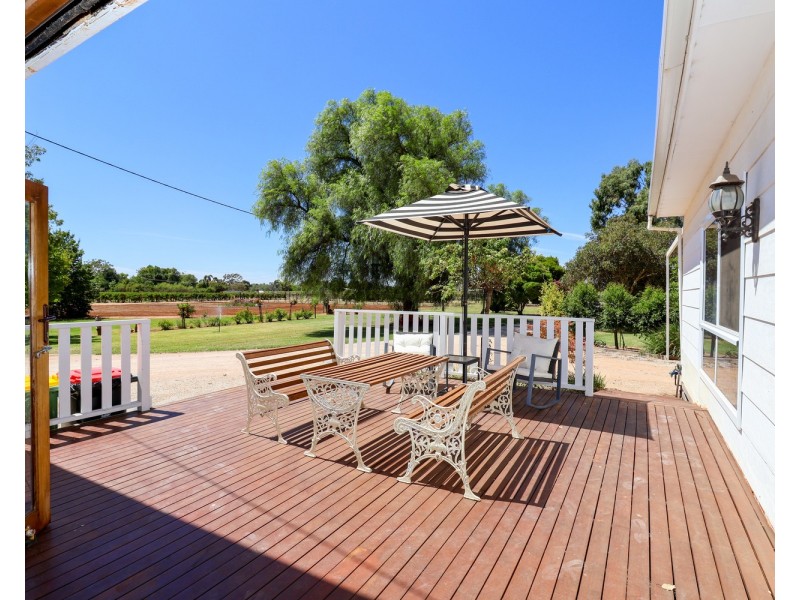28 Hungerford Lane, Vinifera VIC 3591