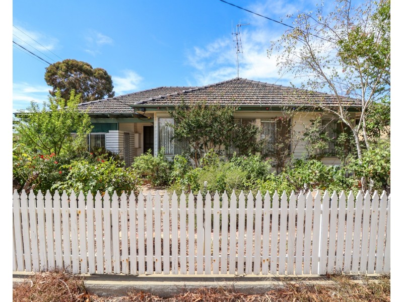 45 Stradbroke Avenue, Swan Hill VIC 3585