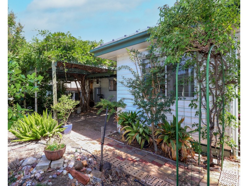 45 Stradbroke Avenue, Swan Hill VIC 3585