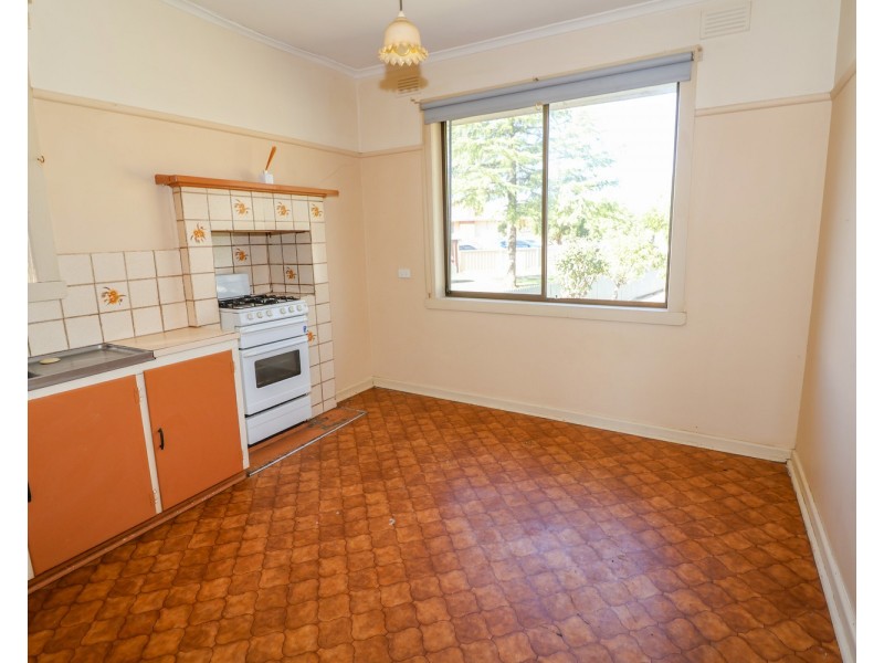 10 Murrull Avenue, Swan Hill VIC 3585