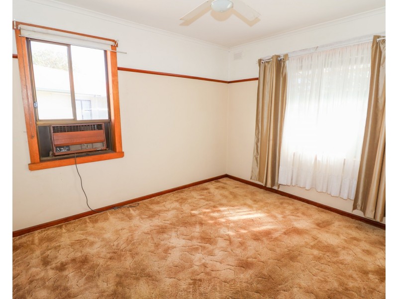 10 Murrull Avenue, Swan Hill VIC 3585