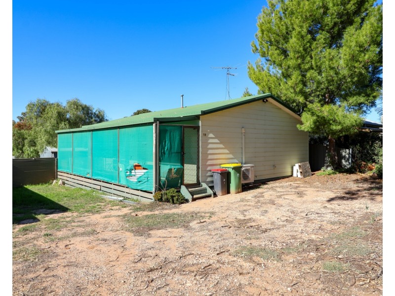 18 Bell Street, Nyah VIC 3594