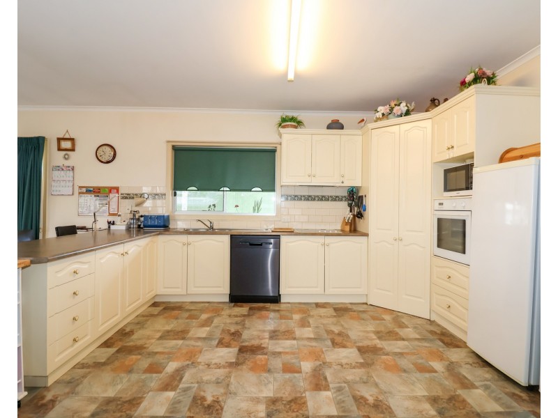 13 McAdam Court, Swan Hill VIC 3585