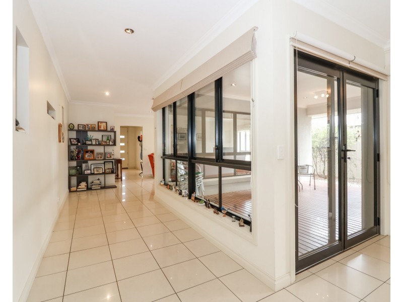 8 Sugarwood Avenue, Swan Hill VIC 3585