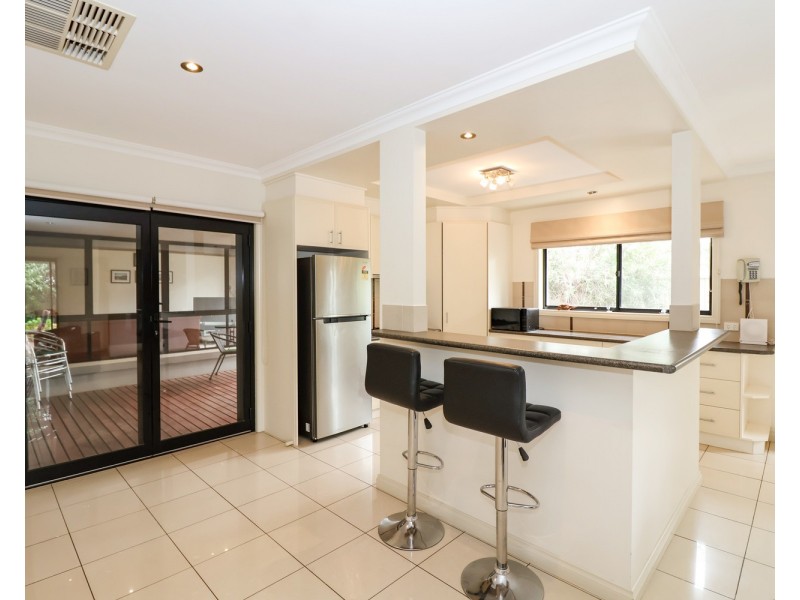 8 Sugarwood Avenue, Swan Hill VIC 3585