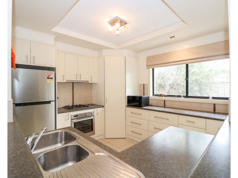 8 Sugarwood Avenue, Swan Hill VIC 3585