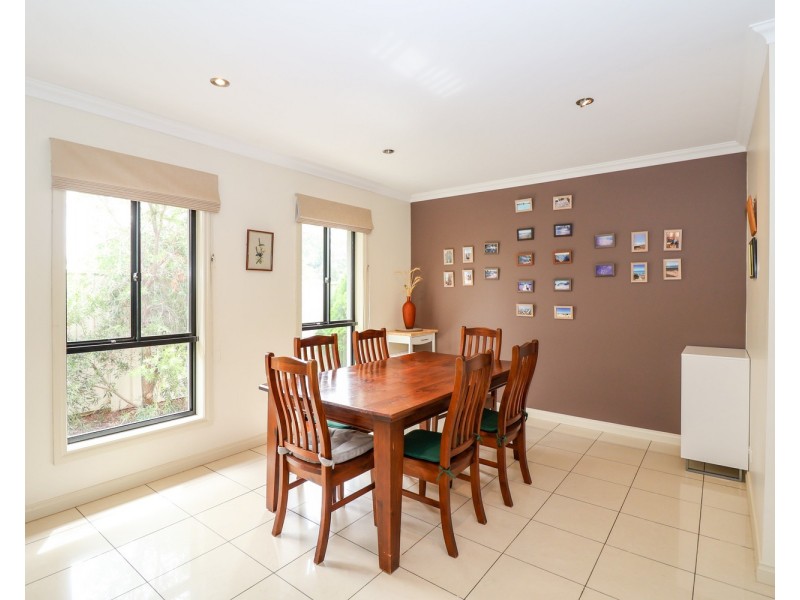 8 Sugarwood Avenue, Swan Hill VIC 3585