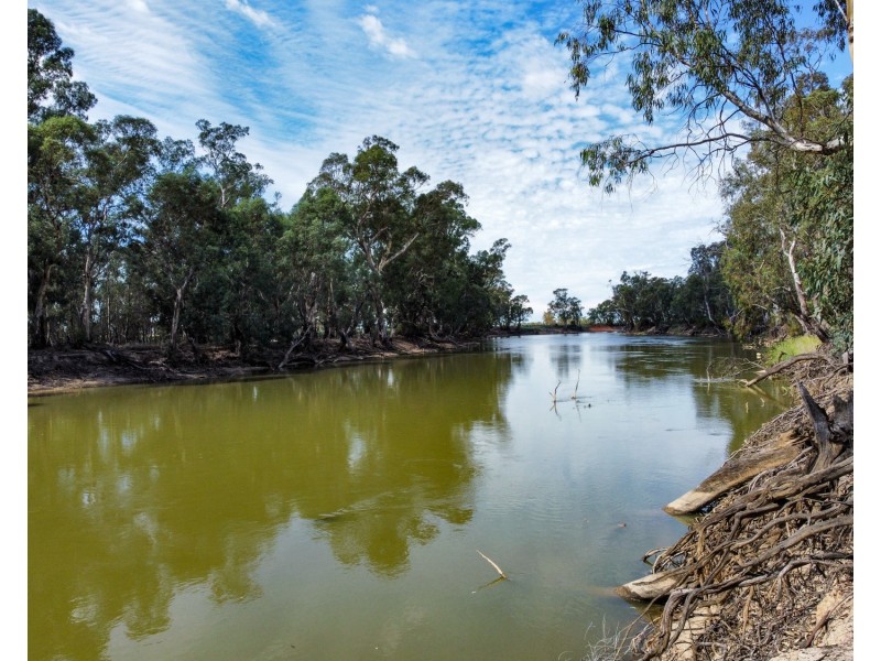 27 Felton Drive, Murray Downs NSW 3585