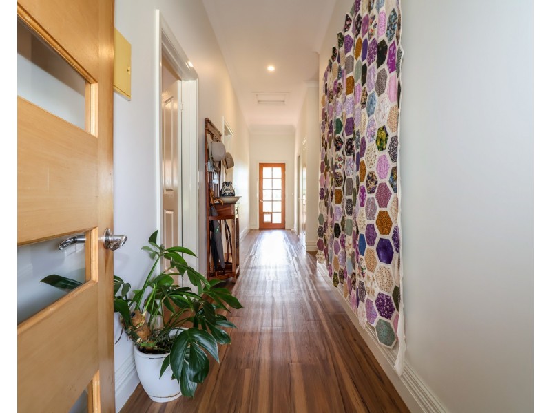 27 Felton Drive, Murray Downs NSW 3585