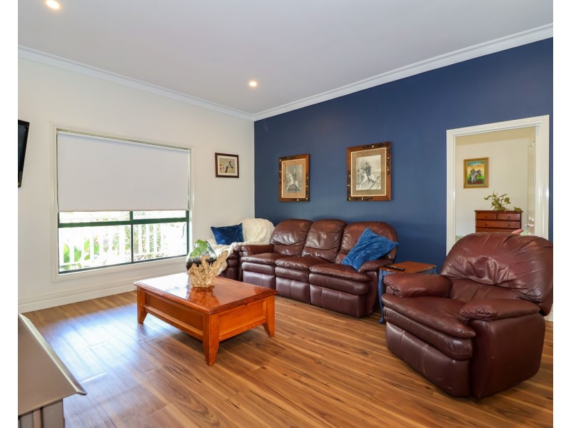 27 Felton Drive, Murray Downs NSW 3585