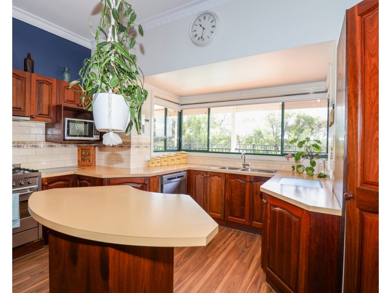 27 Felton Drive, Murray Downs NSW 3585