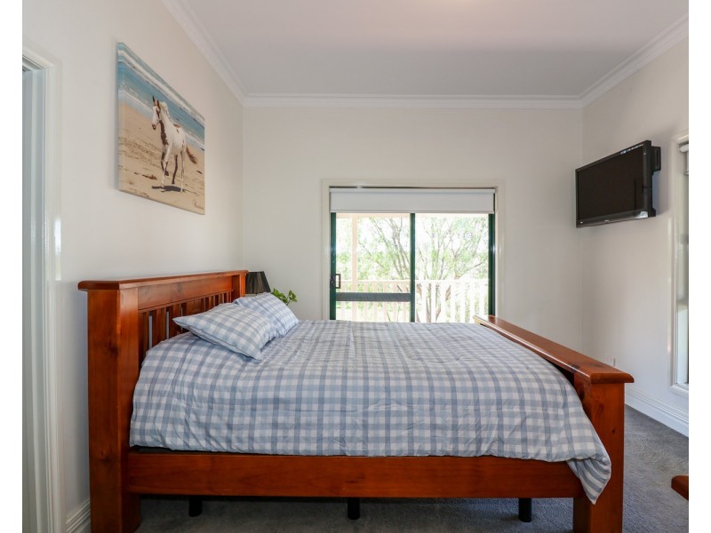 27 Felton Drive, Murray Downs NSW 3585