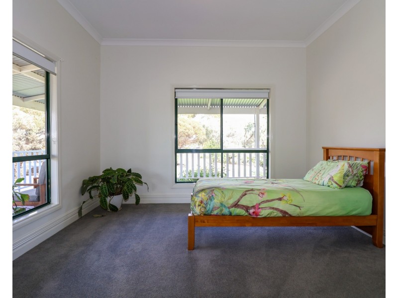 27 Felton Drive, Murray Downs NSW 3585