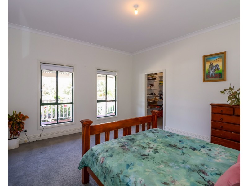 27 Felton Drive, Murray Downs NSW 3585