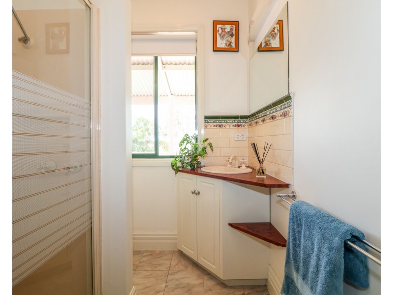 27 Felton Drive, Murray Downs NSW 3585