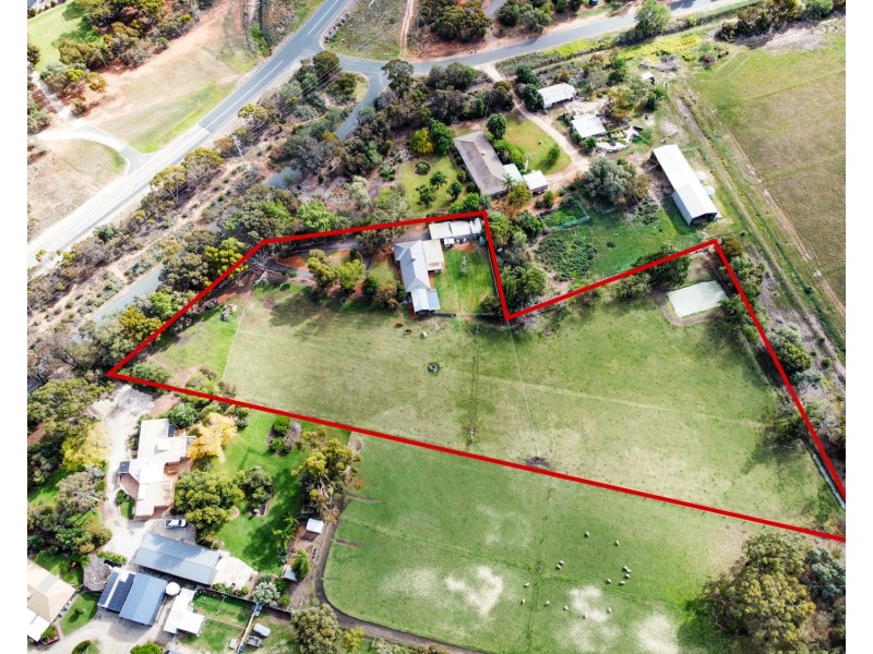24 Koetsveld Drive, Castle Donnington VIC 3585