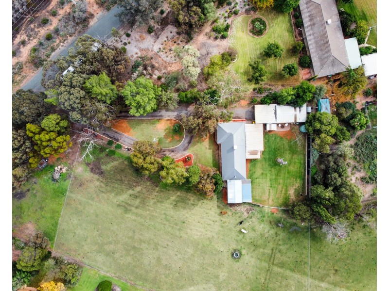 24 Koetsveld Drive, Castle Donnington VIC 3585