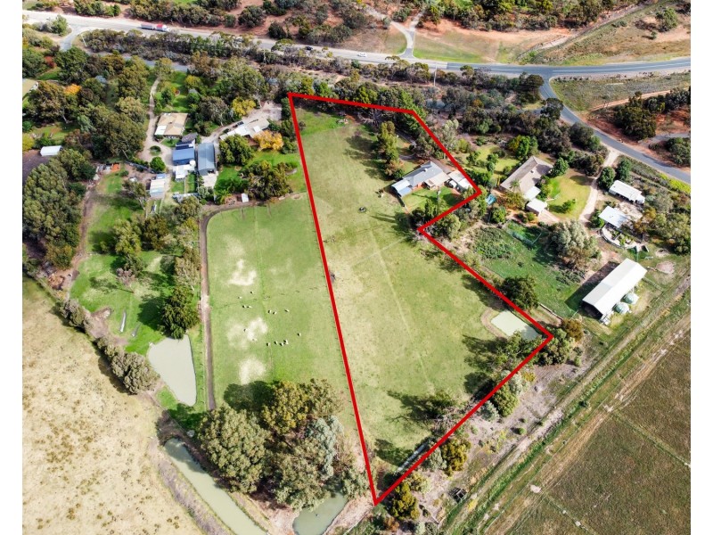 24 Koetsveld Drive, Castle Donnington VIC 3585