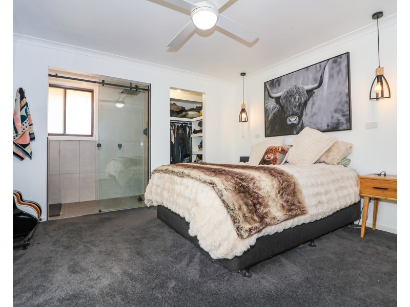 24 Koetsveld Drive, Castle Donnington VIC 3585